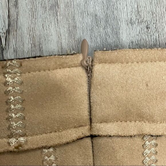 She + Sky Tan Camel Faux Suede Raw Hem Mini Skirt Size Small - Picture 10 of 11